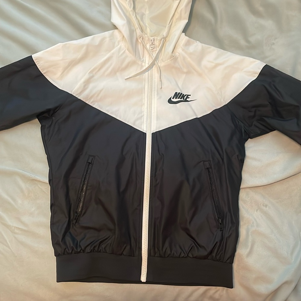 Womens Nike windbreaker